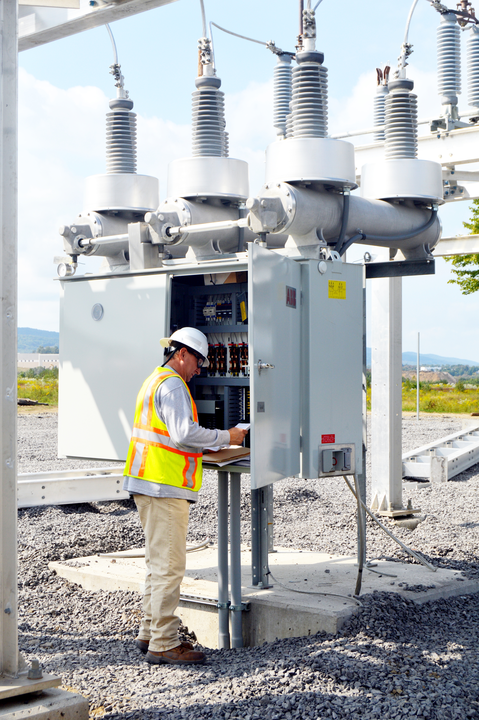 ugi electric division employee at work at loomis substation