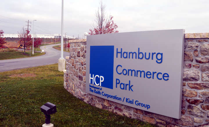 hamburg commerce park sign